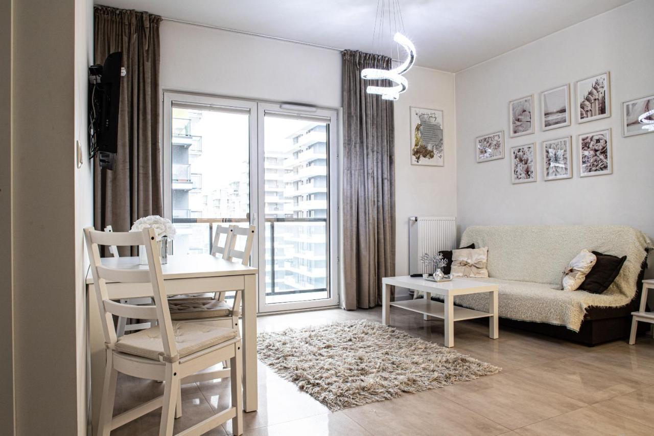 Wola Glamour Apartment Warschau Exterior foto